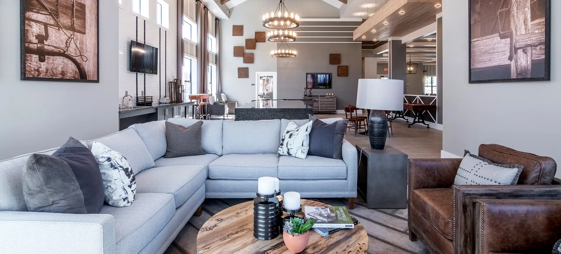 CLUBHOUSE2